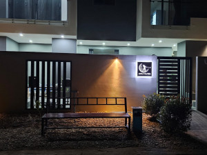 외관 야경 정문